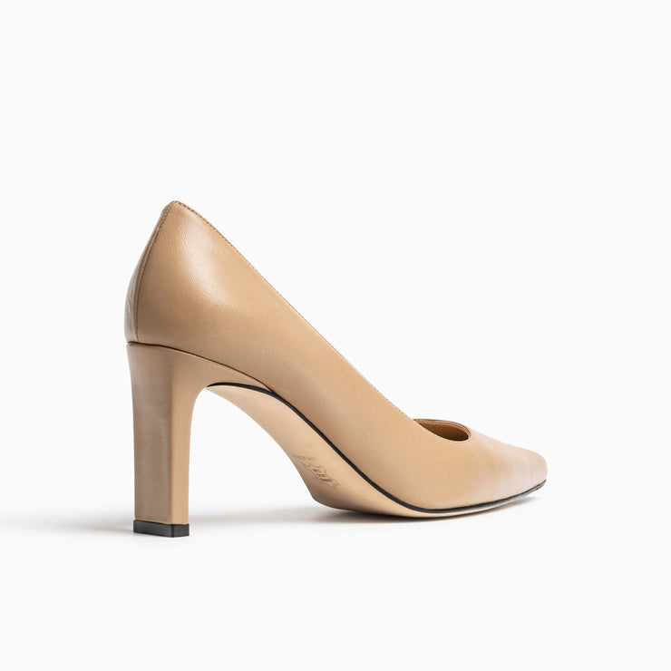 Jon Josef Perla Pump in Beige Leather